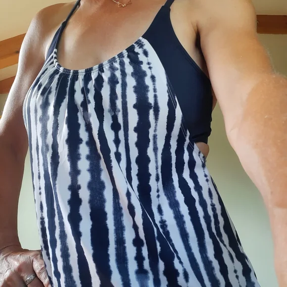 Athleta Swim Top 34D - Picture 6 of 6